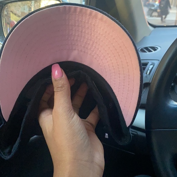 Red Sox Pink bottom fitted hat - Picture 2 of 5